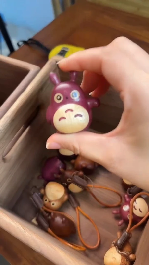 木紫罗兰龙猫摆件钥匙扣