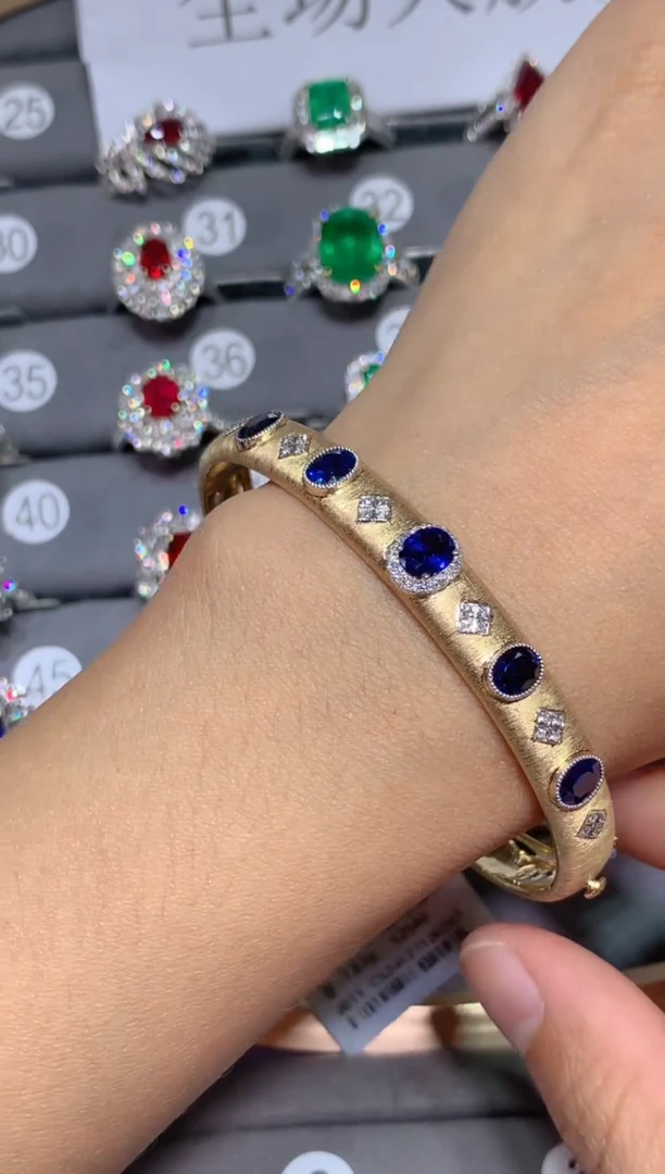 【闪购商品】蓝宝石手镯18K金镶嵌3.19CT