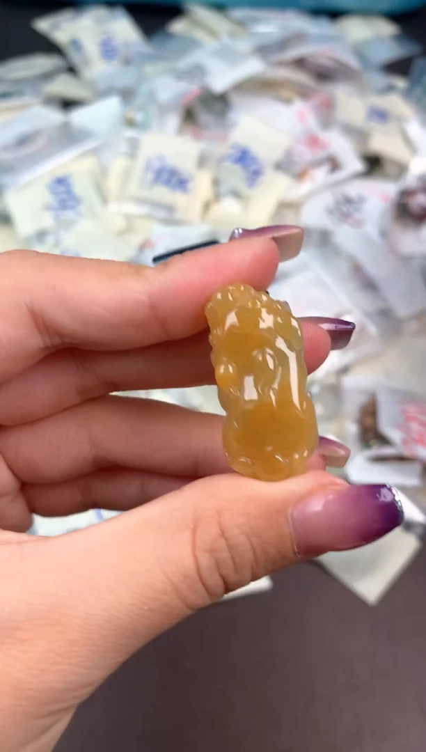 翡翠挂件未镶嵌—