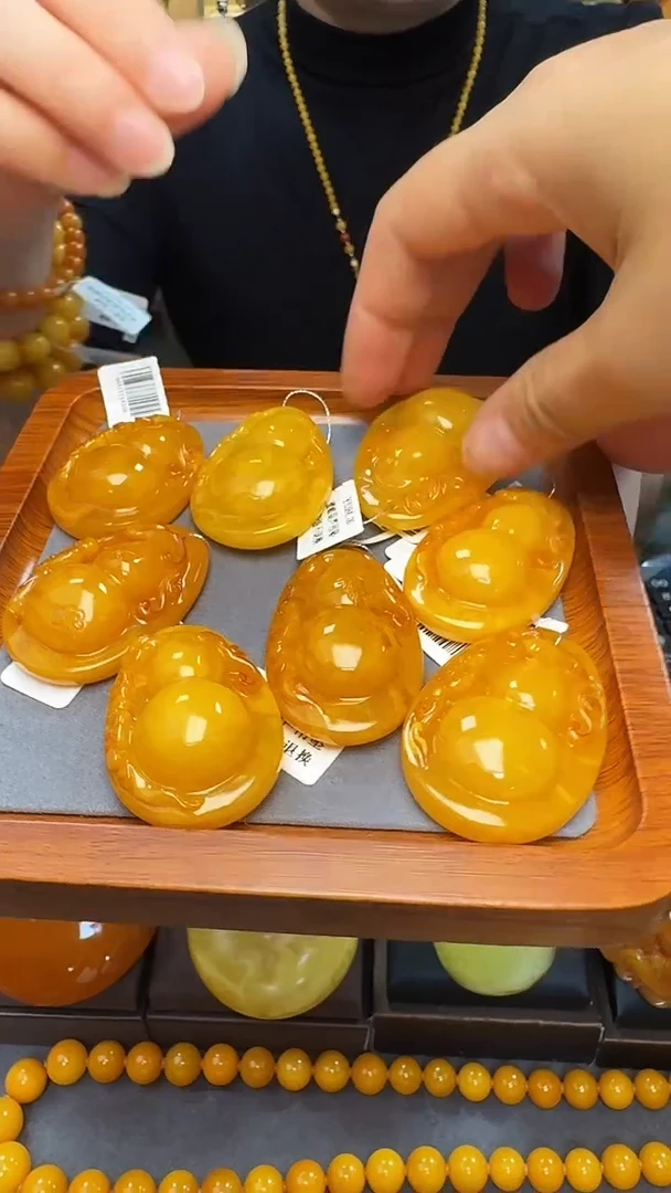 蜜蜡吊坠(赠链)未镶嵌天然保真蜜蜡葫芦套装（多样只发其一）送链子