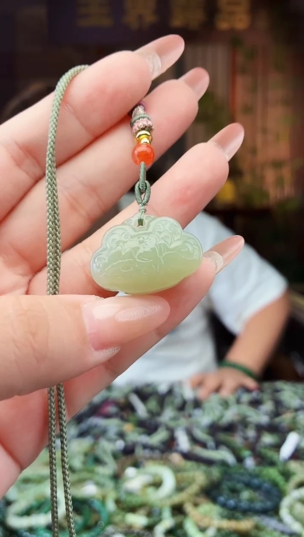 和田玉未镶嵌颈饰拍一发一