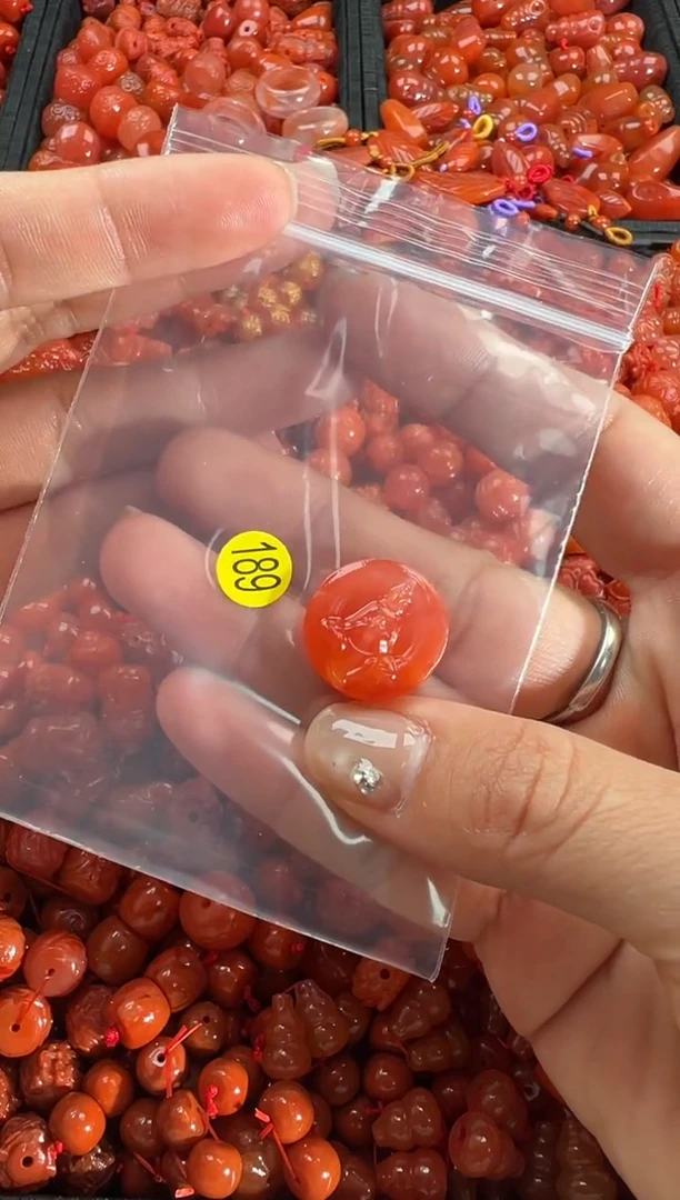 【闪购商品】南红玛瑙颈饰未镶嵌1