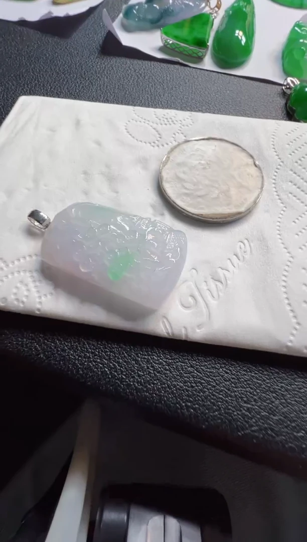 吊坠(不含链)18K金镶嵌翡翠580