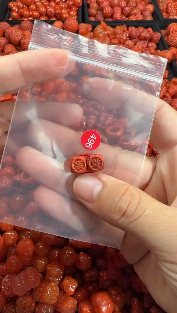 南红玛瑙未镶嵌颈饰1