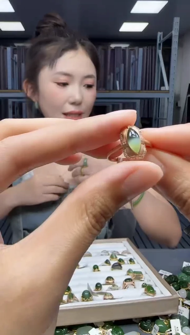 和田玉戒指18K金镶嵌1