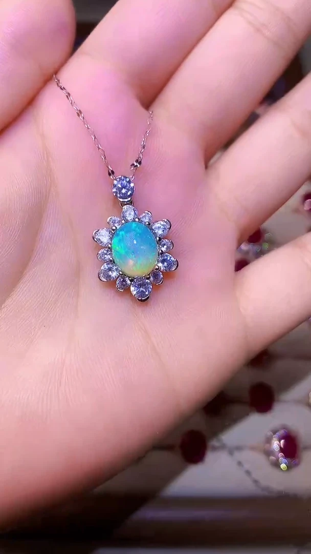 【闪购商品】欧泊颈饰银S925镶嵌.....