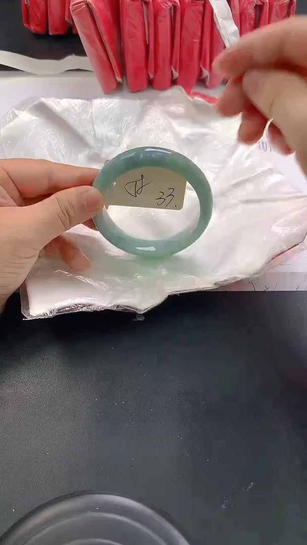 未镶嵌手镯翡翠33
