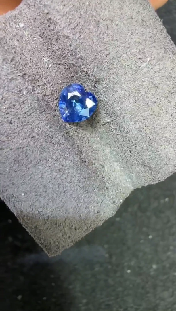 未镶嵌定制定制蓝宝石天然0.68克拉