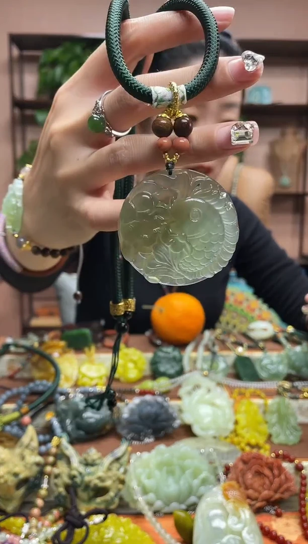 未镶嵌岫玉吊坠·1