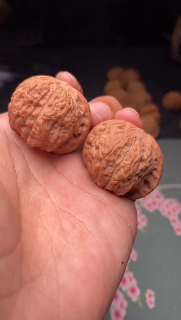 把件文玩核桃a139  血麒麟 36尺
