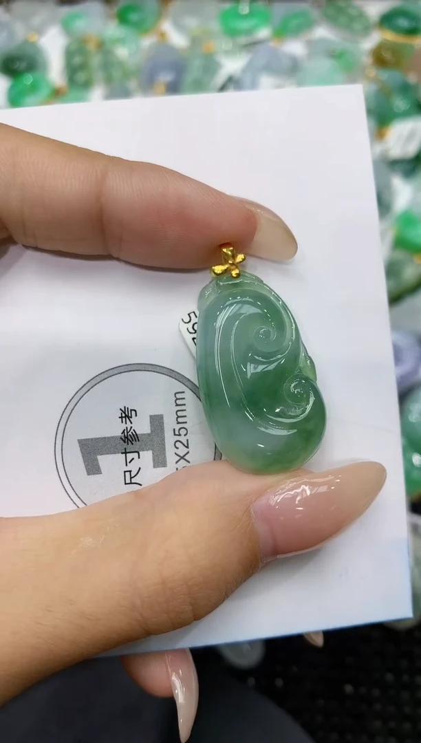颈饰18K金镶嵌翡翠111111111111