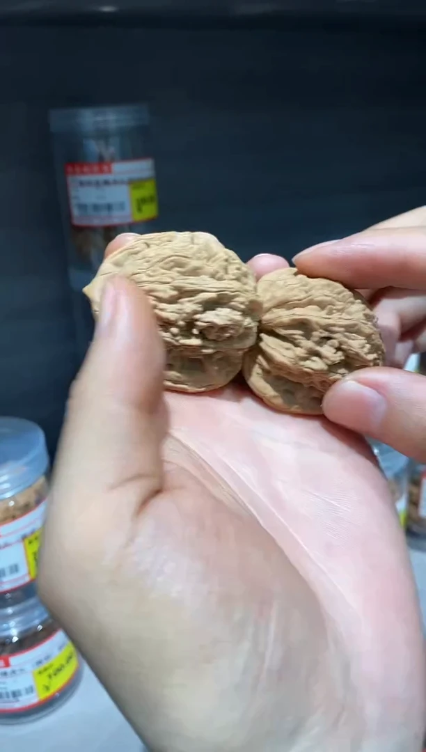 文玩核桃把件全品麦穗虎头42