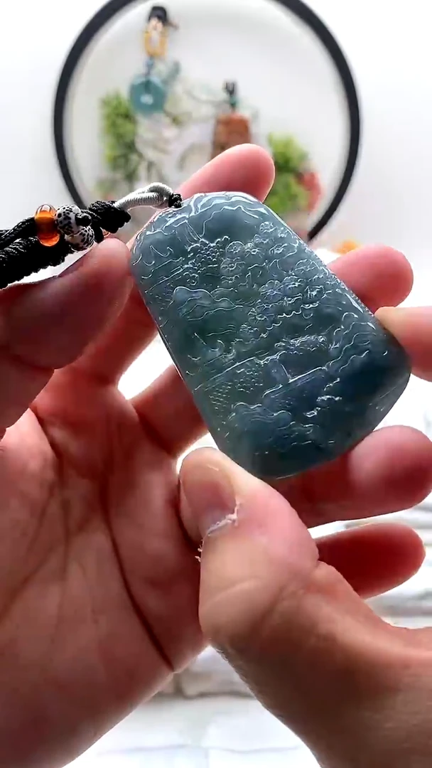 颈饰未镶嵌翡翠山水牌