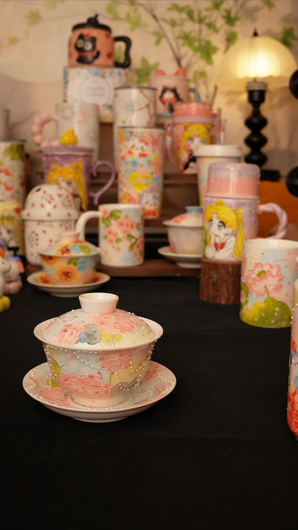 陶景德镇手绘的杯子