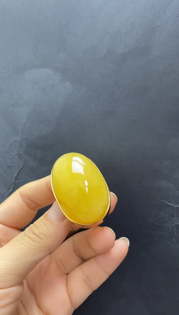 裸石琥珀未镶嵌戒指