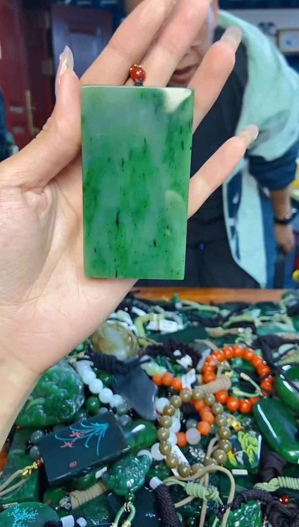 未镶嵌和田玉挂件1