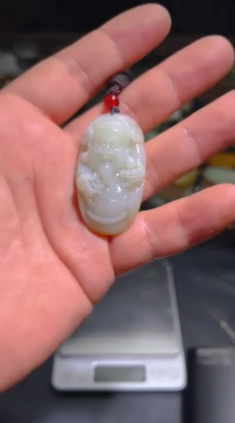 和田玉未镶嵌颈饰.