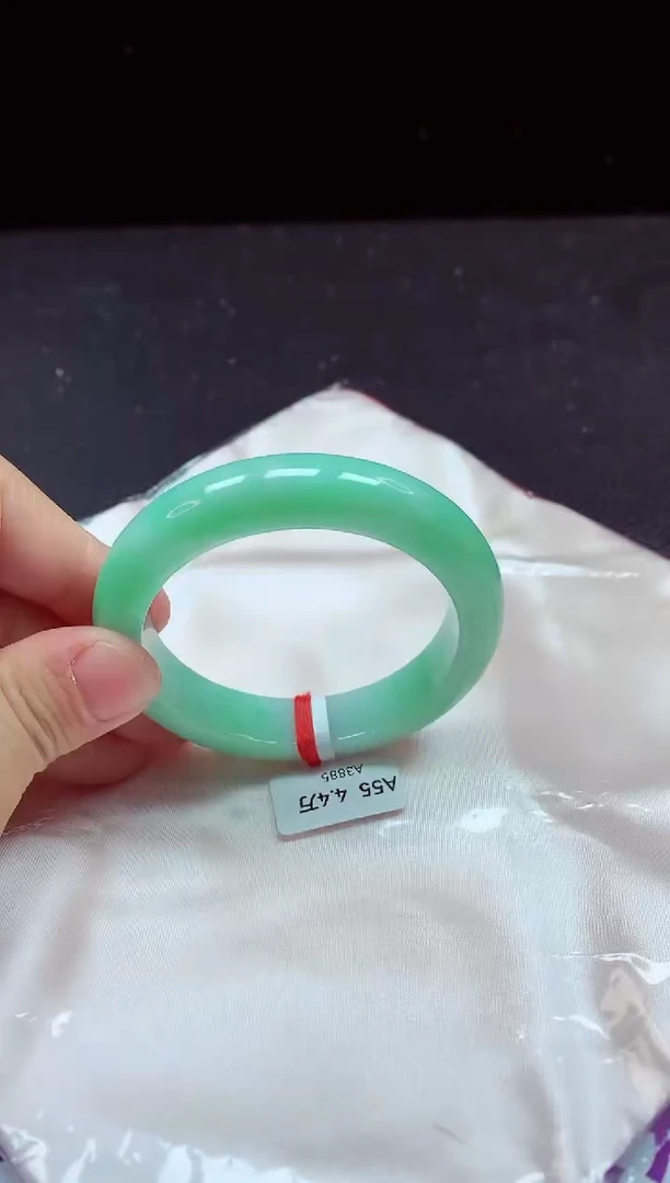 【闪购商品】翡翠手镯未镶嵌镯子55