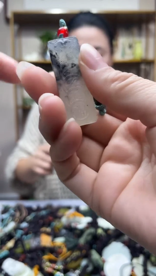 未镶嵌岫玉吊坠·
