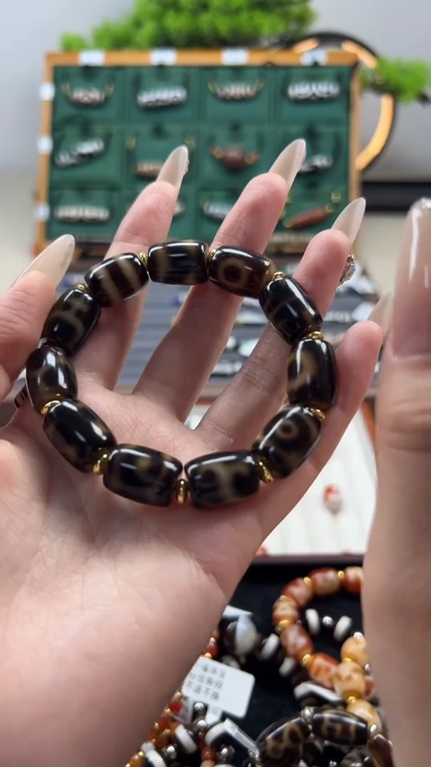 玛瑙/玉髓（覆膜）颈饰合金48微瑕随机发货