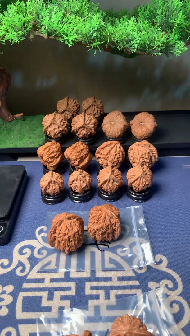 【闪购商品】文玩核桃吊坠44四座楼