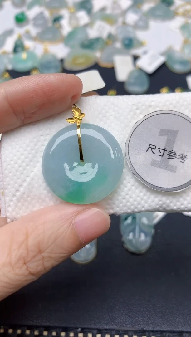 颈饰18K金镶嵌翡翠天然缅甸A货翡翠
