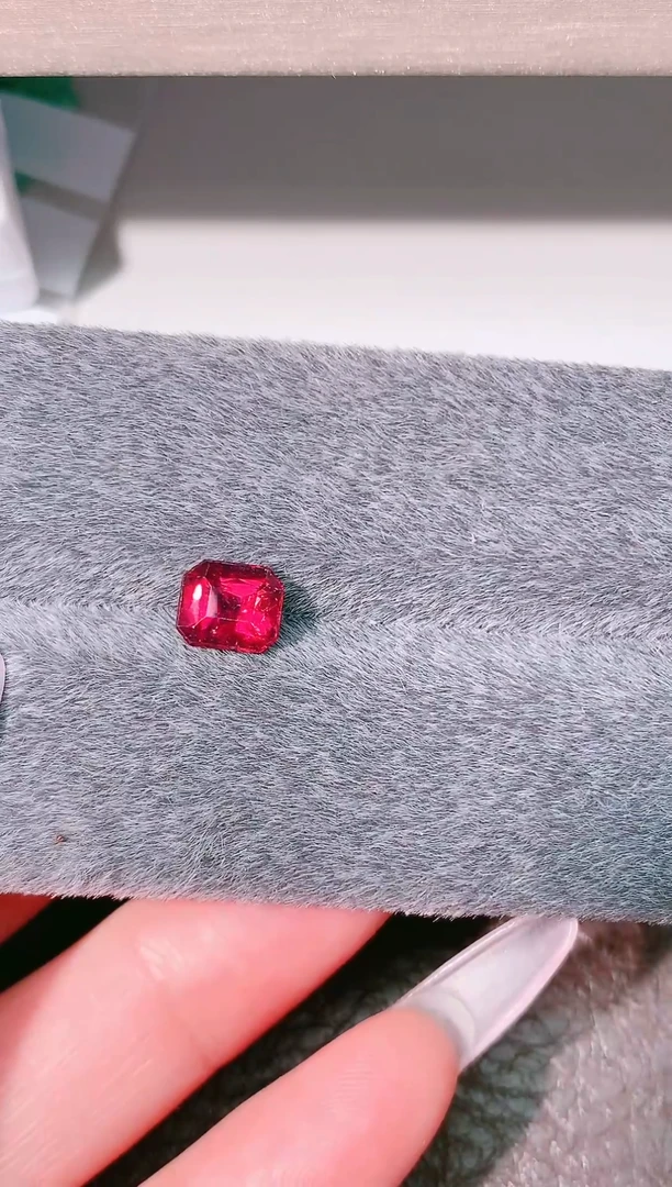 未镶嵌珠宝半成品石榴石天然石榴石裸石2.28ct