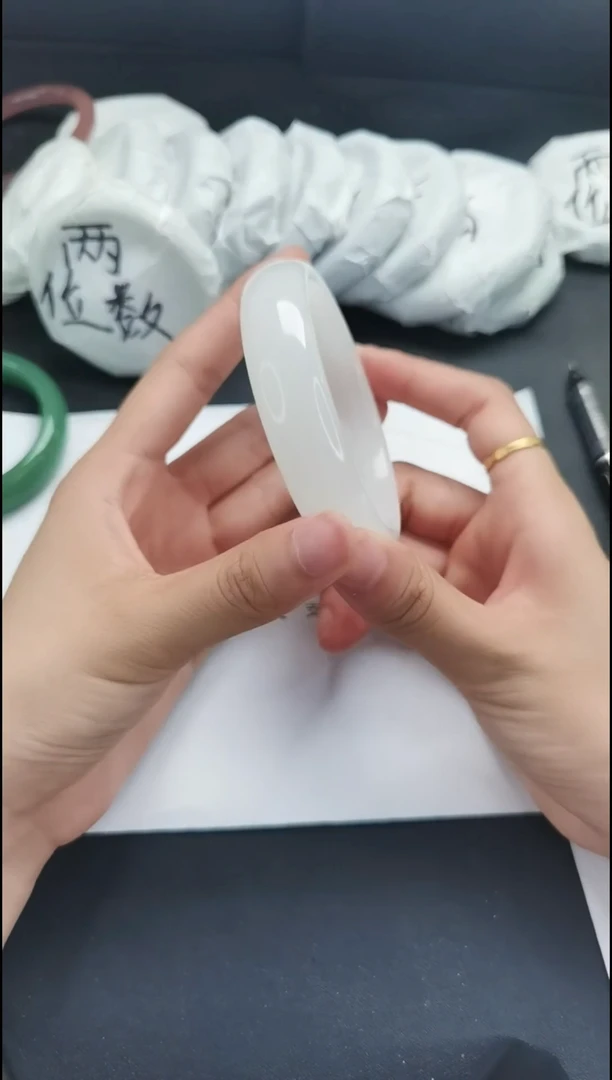 石英质玉手镯未镶嵌59-60