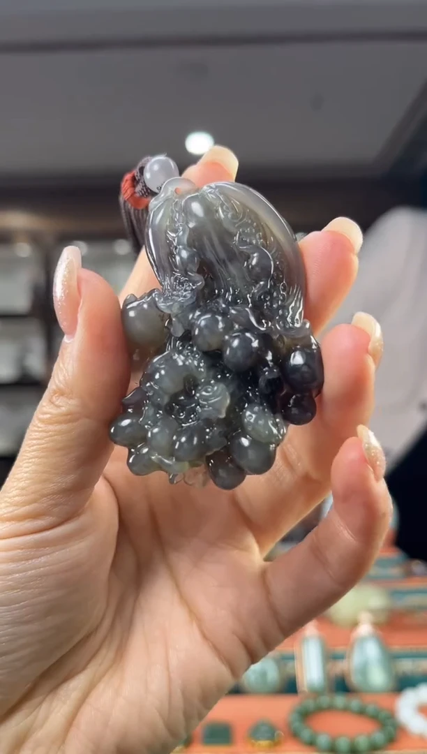 颈饰未镶嵌和田玉佩佩