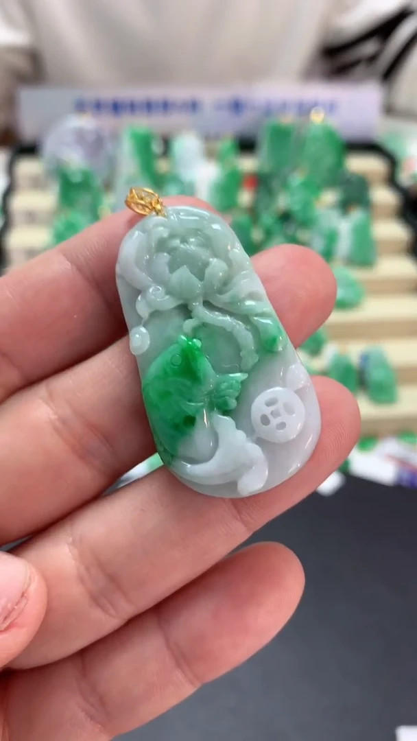 【闪购商品】翡翠吊坠(不含链)18K金镶嵌挂件