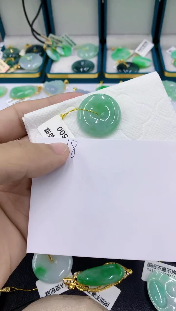 颈饰未镶嵌翡翠11111111