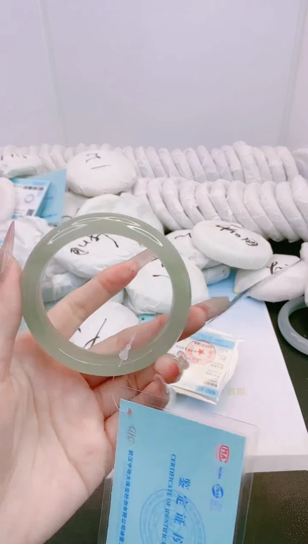 石英质玉手镯未镶嵌29X77-58