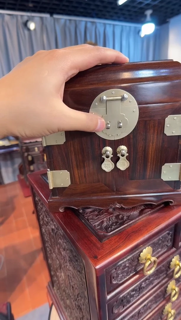 红酸枝木类端景台大红酸枝官皮箱