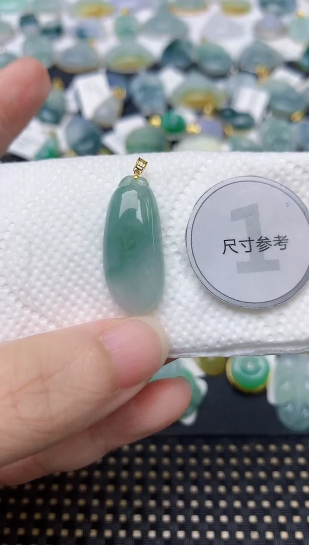颈饰18K金镶嵌翡翠天然缅甸A货翡翠