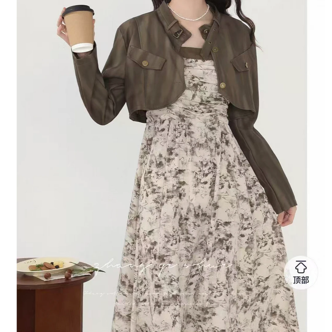 8034*新款春秋穿搭咖色外套碎花打底内搭吊带连衣裙子两件套女