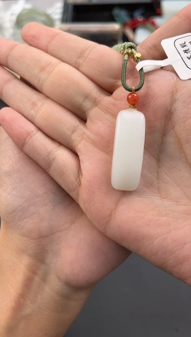 未镶嵌手串和田玉且末天泰白玉吊坠微色差