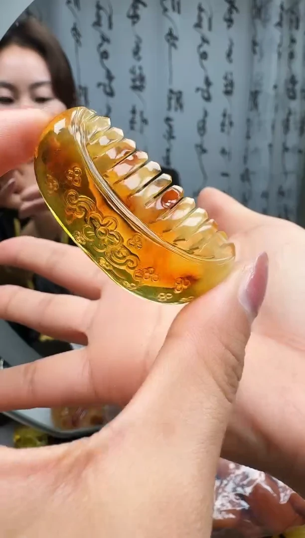 【闪购商品】琥珀裸石未镶嵌挂坠