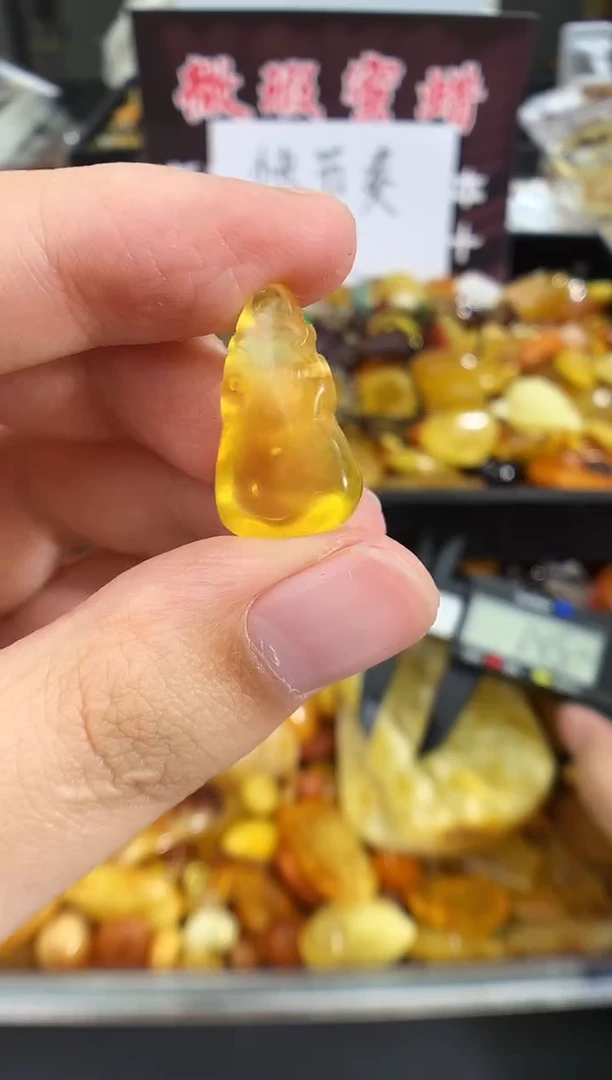 蜜蜡未镶嵌珠宝奇石1