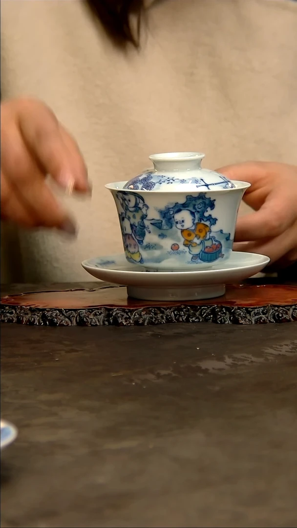 【闪购商品】青花手绘童子三才盖碗