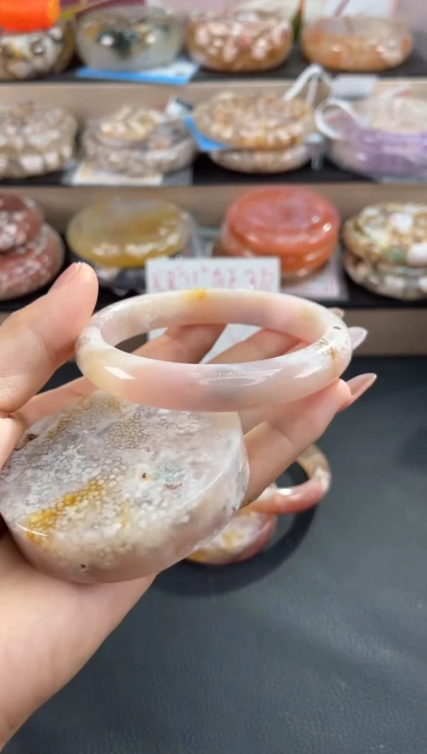 未镶嵌手镯石英质玉63