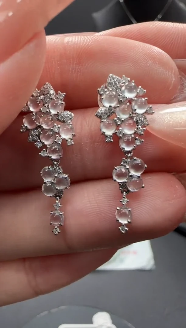 18K金镶嵌翡翠耳饰翡翠耳饰