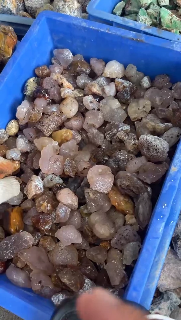 玛瑙/玉髓原石未镶嵌天然盐源玛瑙300g
