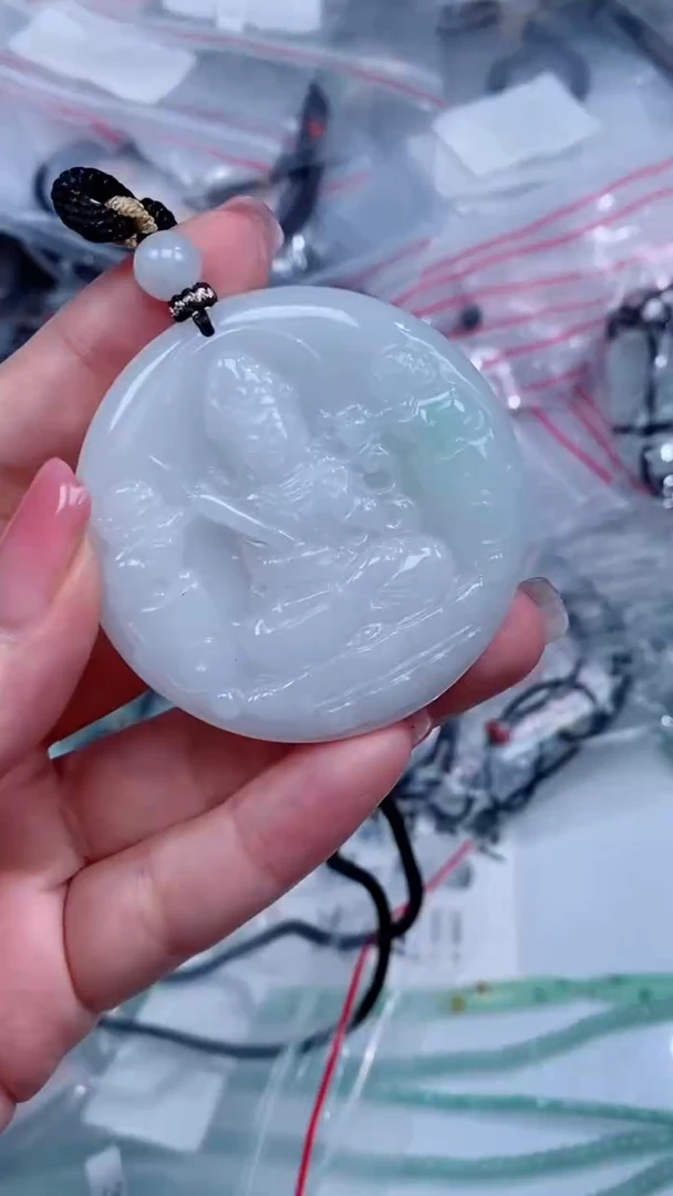 翡翠未镶嵌颈饰吊坠