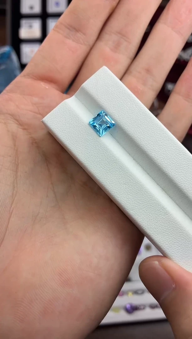 托帕石裸石天然托帕石裸石未镶嵌一粒2.23克拉