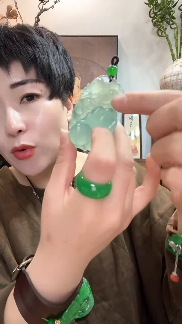 吊坠(赠链)未镶嵌翡翠774