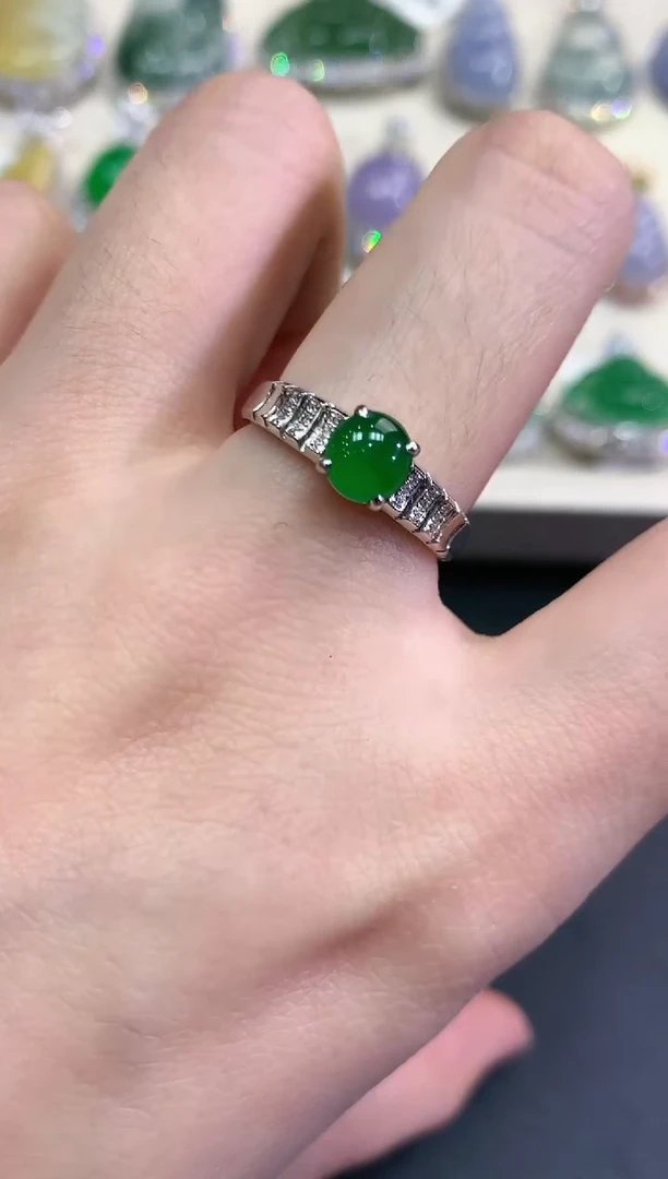 【闪购商品】翡翠戒指18K金镶嵌B102