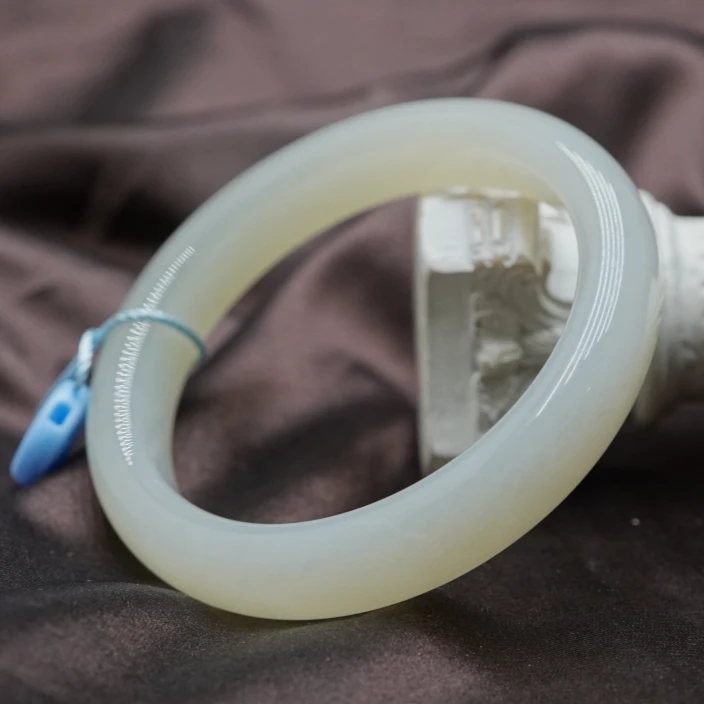 和田玉白玉手镯 AD052806