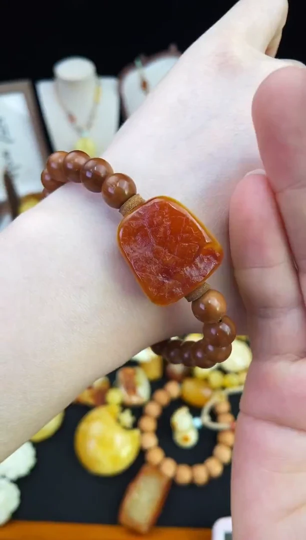 琥珀未镶嵌珠宝奇石柒月