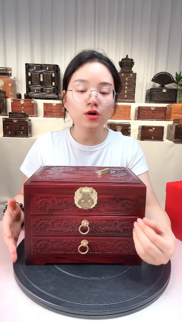紫檀木类成套家具莲年有余