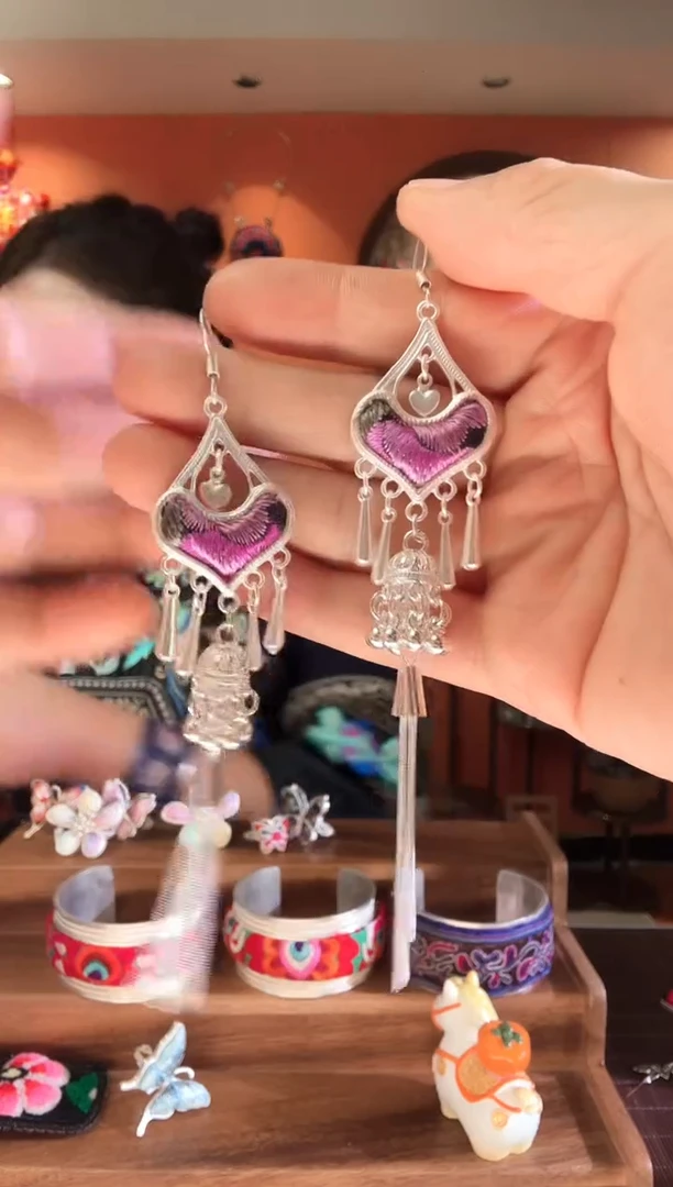 非遗手工刺绣苗绣苗银首饰35